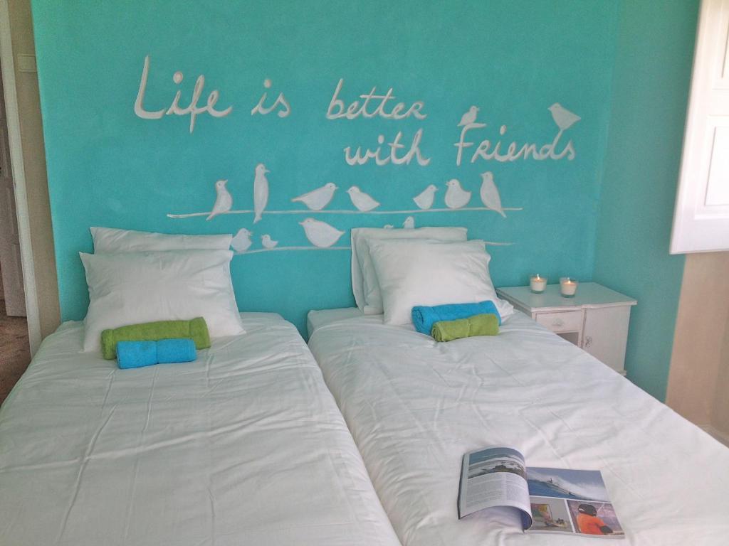 Chill In Ericeira Surf House Hostel Room photo