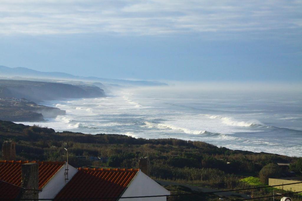 Chill In Ericeira Surf House Hostel Exterior photo